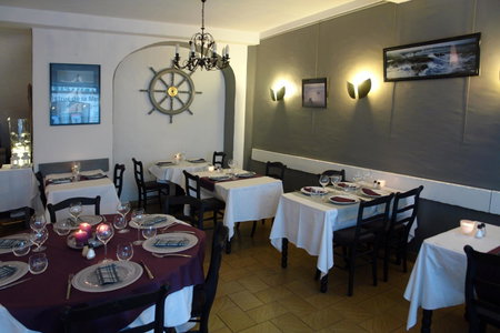 Logis Hôtel Les Chardons Bleus RESTAURANT LE BISTROT DE LA MER, Roscoff, France