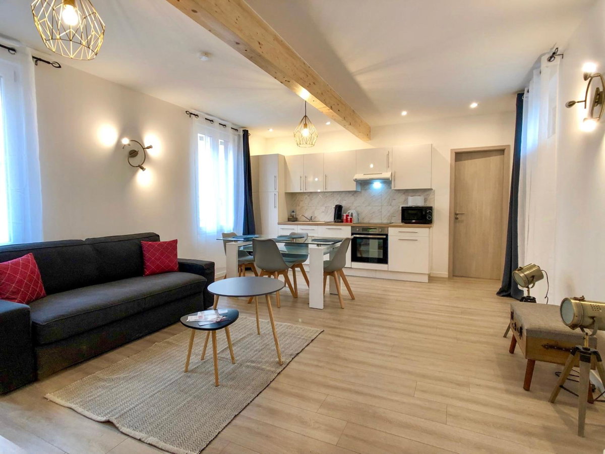 Charming Home - City Center Cosy Apartments, France