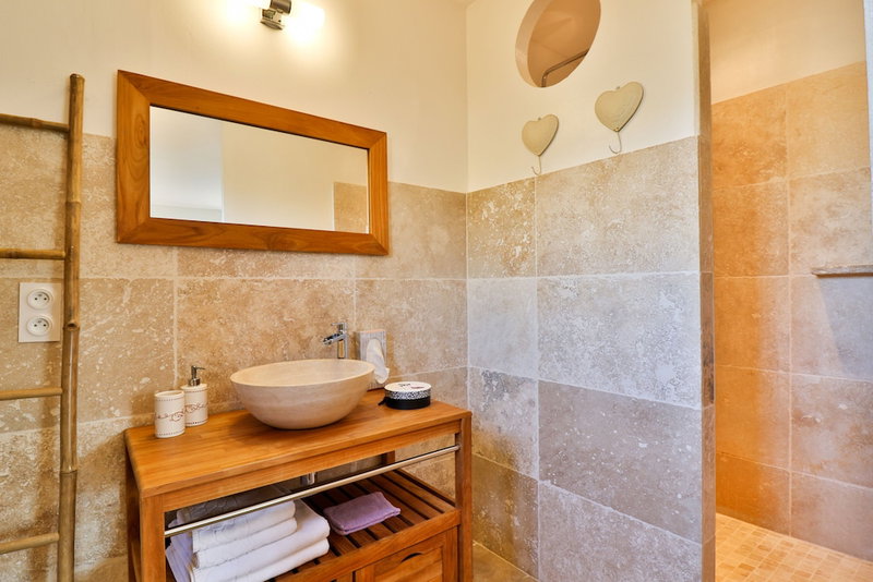 B&B Temps Suspendu Provence, Pernes-les-Fontaines, France
