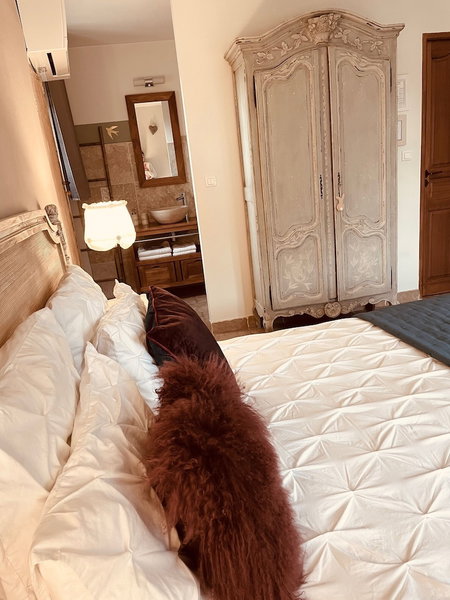 B&B Temps Suspendu Provence, Pernes-les-Fontaines, France