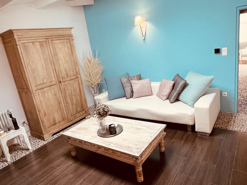 B&B Temps Suspendu Provence, Pernes-les-Fontaines, France