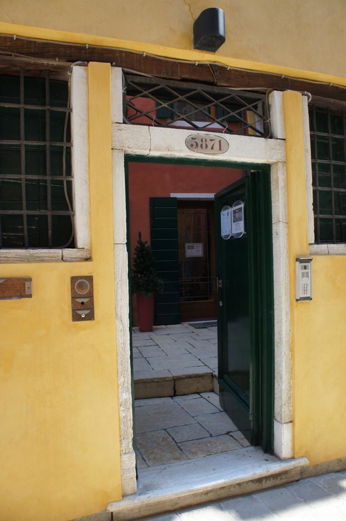 Venice Dose Suite, Italy