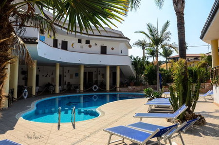 Hotel L'Ancora, Capo Vaticano, Italy