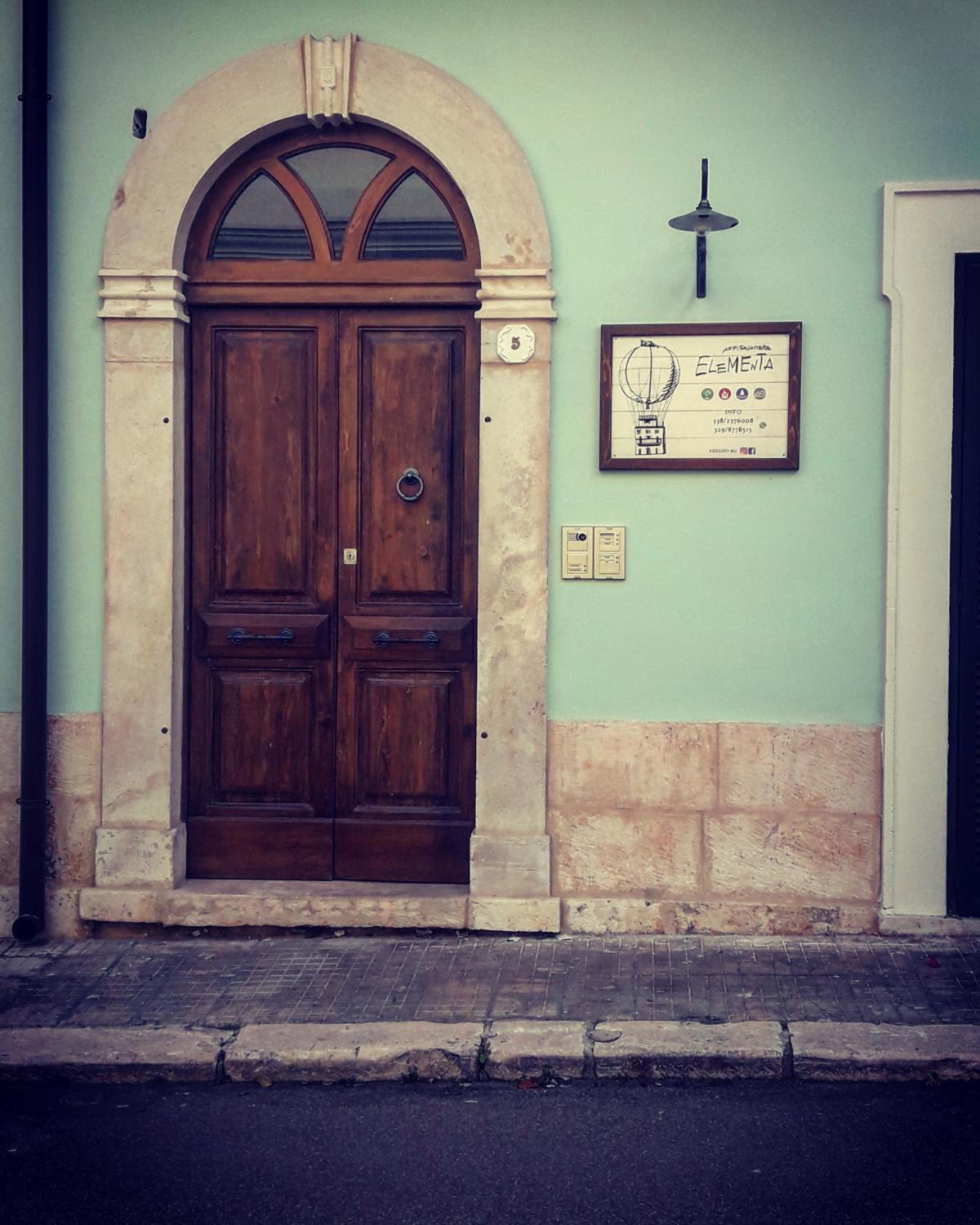 Elementa, Italy
