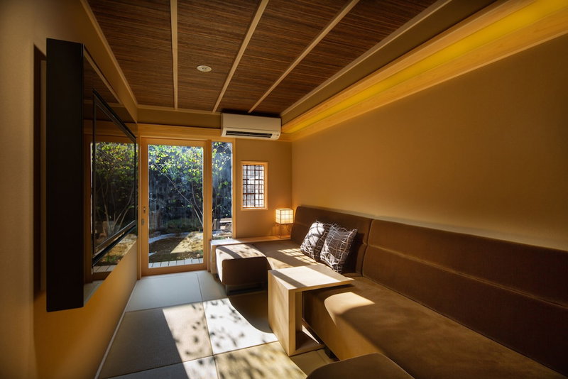 Tsumugi Sanjusangendo, Kyoto, Japan