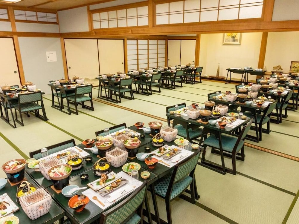 Hotel · Kagami, Shimojo