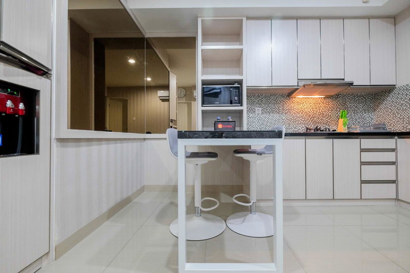 Comfy and Modern 2BR Grand Kamala Lagoon Apartment By Travelio, Bekasi, Indonesia