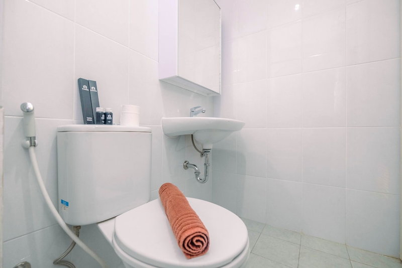 Comfy and Minimalist 1BR Patraland Urbano Apartment near Bekasi Station, Bekasi, Indonesia