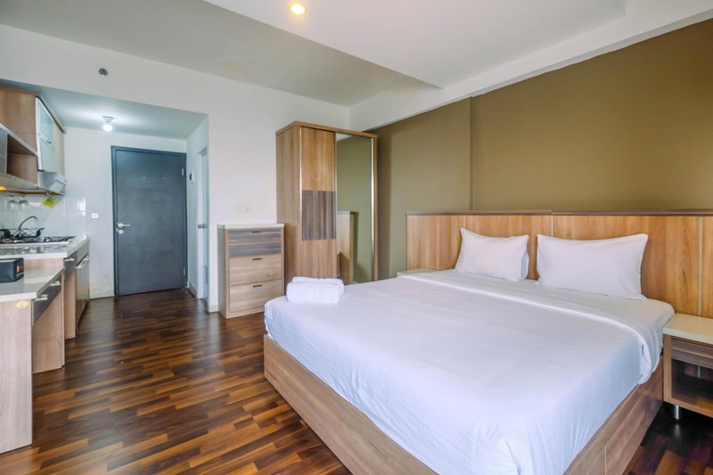 Modern and Cozy Studio Park View Condominium Apartment By Travelio, Depok, Indonesia