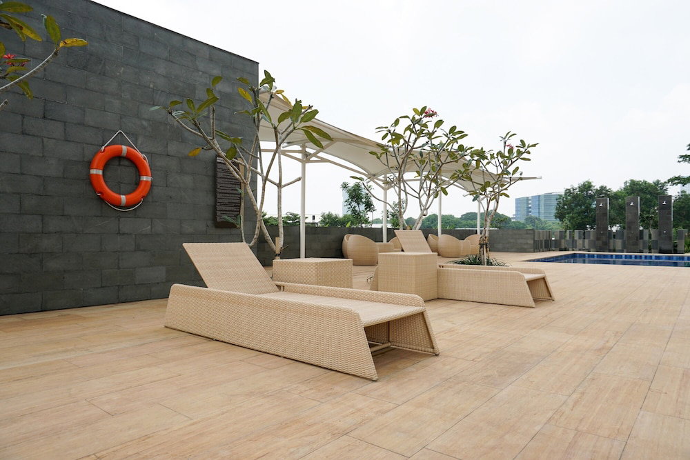 Hotel · Fully Furnished and Comfortable Studio at Ciputra International Apartment, Jakarta