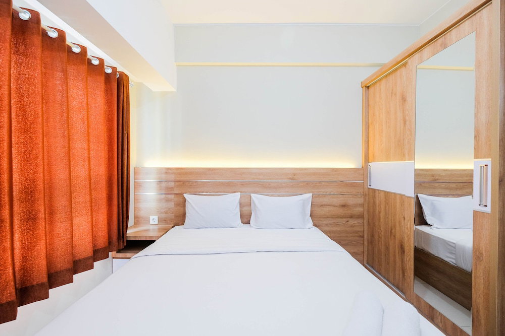 Hotel · Comfort and Strategic Studio at Springlake Summarecon Bekasi Apartment, Bekasi