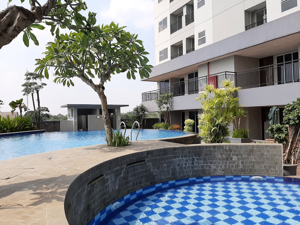Comfort Minimalist Studio at Parkland Avenue Apartment, Indonesia