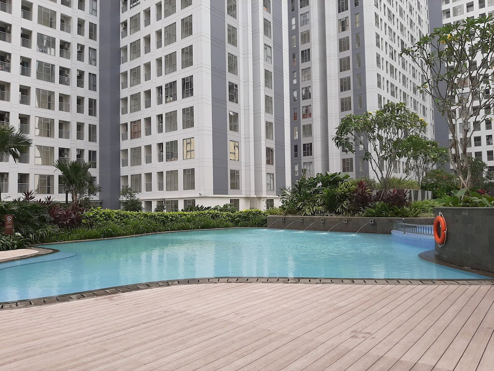 Hotel · Comfort with Garden View Studio Apartment M-Town Residence, Gading Serpong