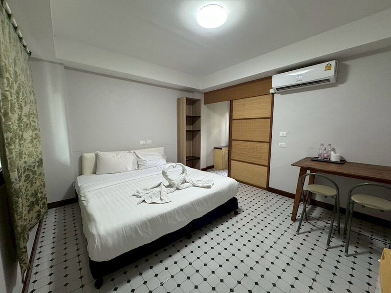 Sukhum Suvarnabhumi Airport Guest House, Bangkok, Thailand