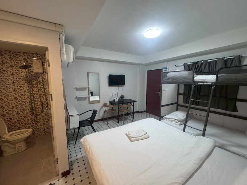 Sukhum Suvarnabhumi Airport Guest House, Bangkok, Thailand