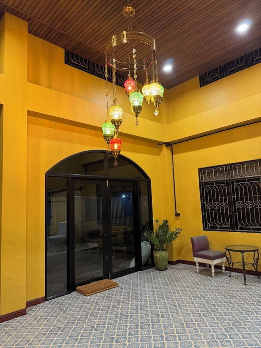 Phoenix Room, Chumphon, Thailand