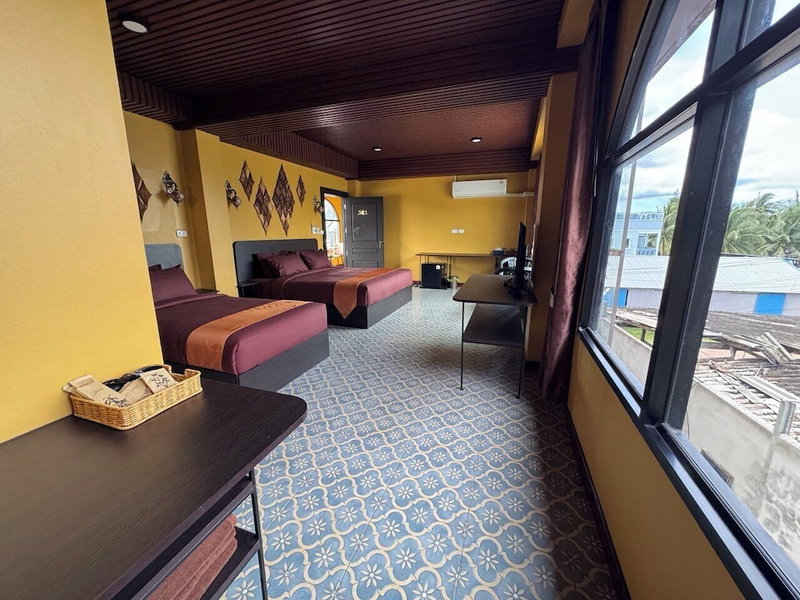 Phoenix Room, Chumphon, Thailand