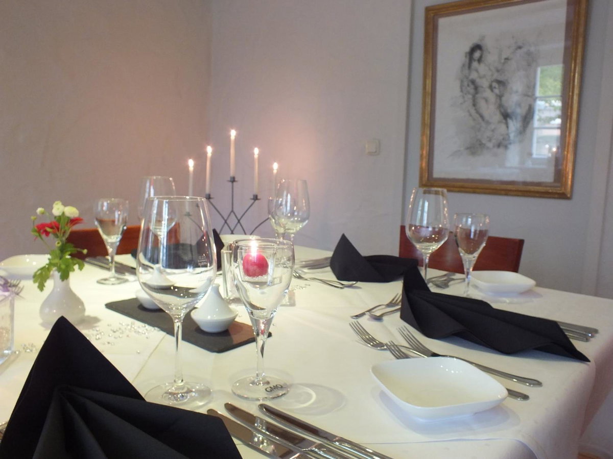 Hotel · Rezas Restaurant Gästehaus, Oberbillig