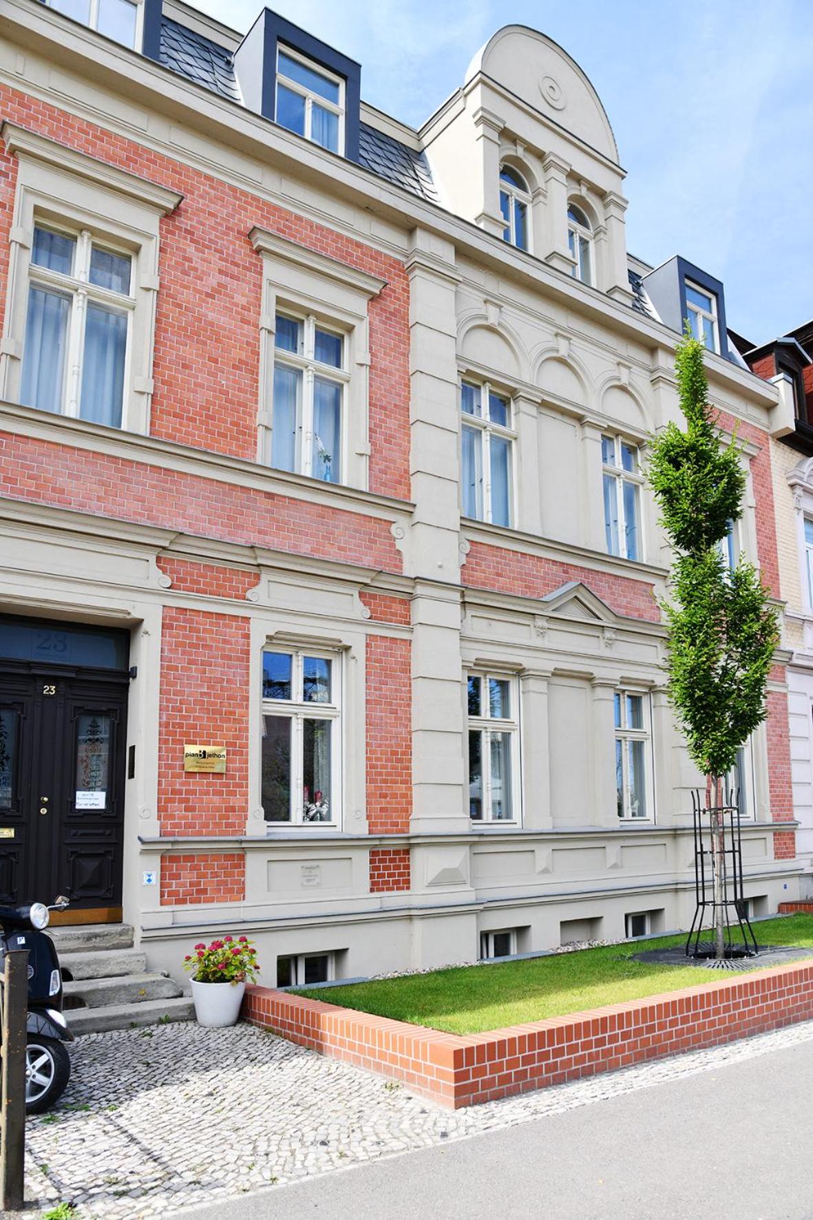 Hotel · JETHON Studio-Appartement im Grünen, Bernburg