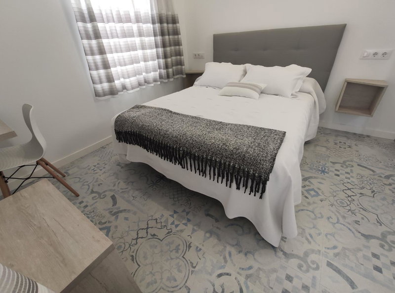 Hostal Óleo Auto Check-in, Santander, Spain