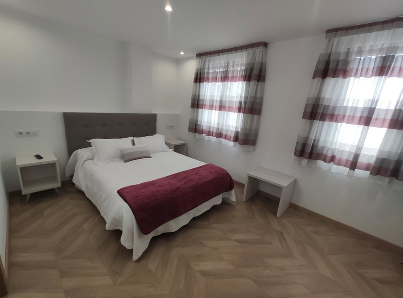 Hostal Óleo Auto Check-in, Santander, Spain