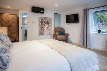 Suite 1 - Sleeping Giant Hotel - Pen Y Cae Inn, Brecon, United Kingdom
