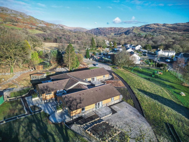 Suite 1 - Sleeping Giant Hotel - Pen Y Cae Inn, Brecon, United Kingdom