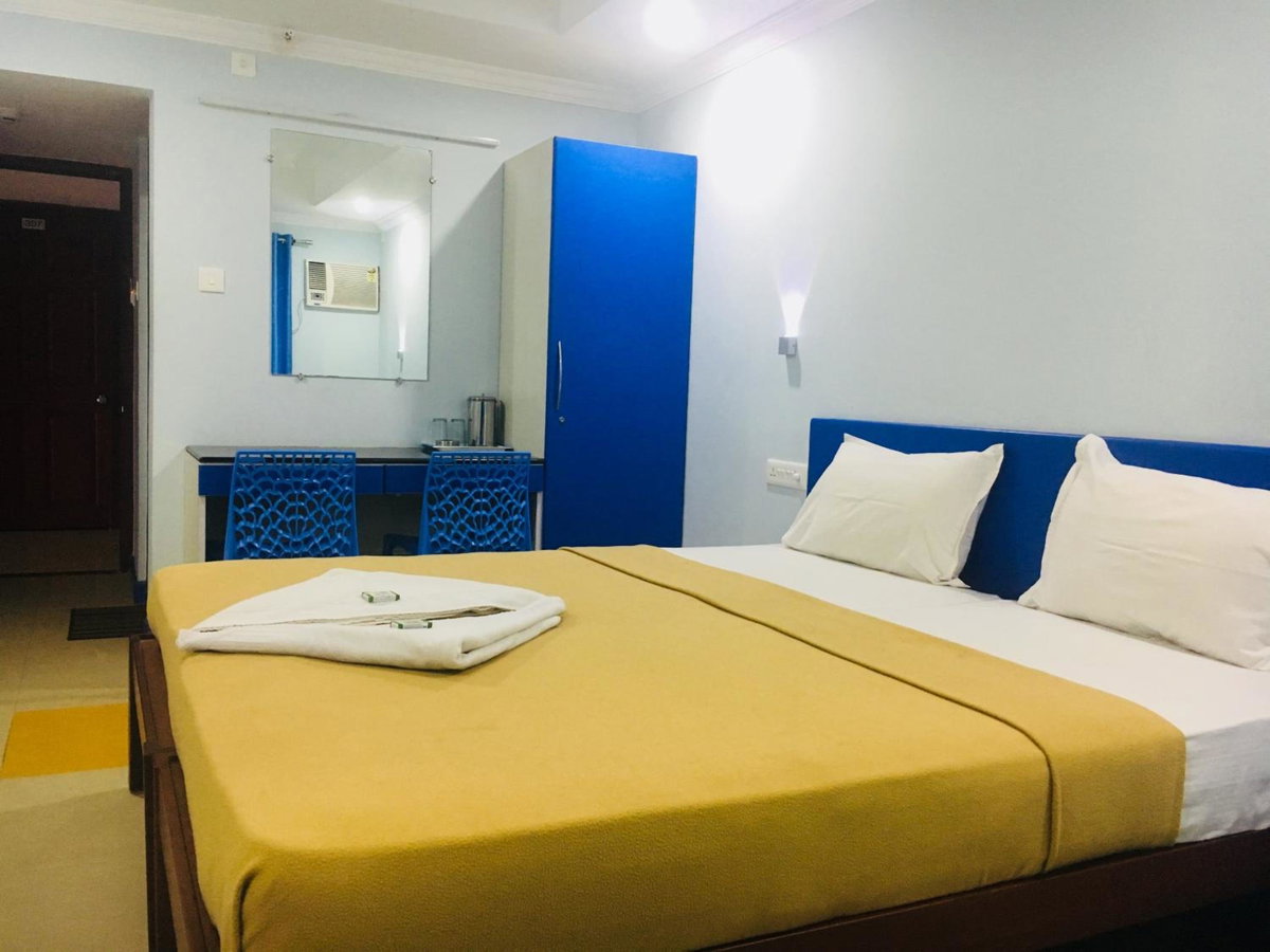 Kalluvalappil Holiday Inn, India