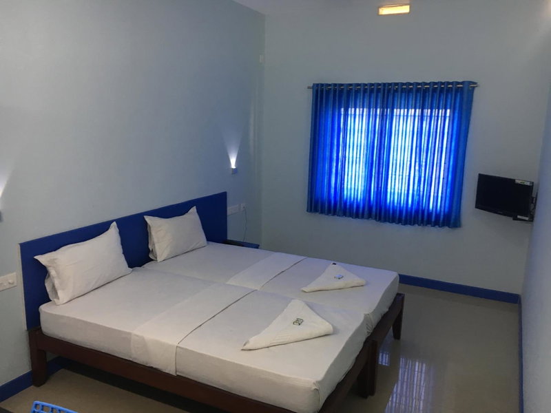 Kalluvalappil Holiday Inn, Kāsaragod, India