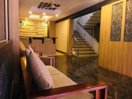 Kalluvalappil Holiday Inn, Kāsaragod, India