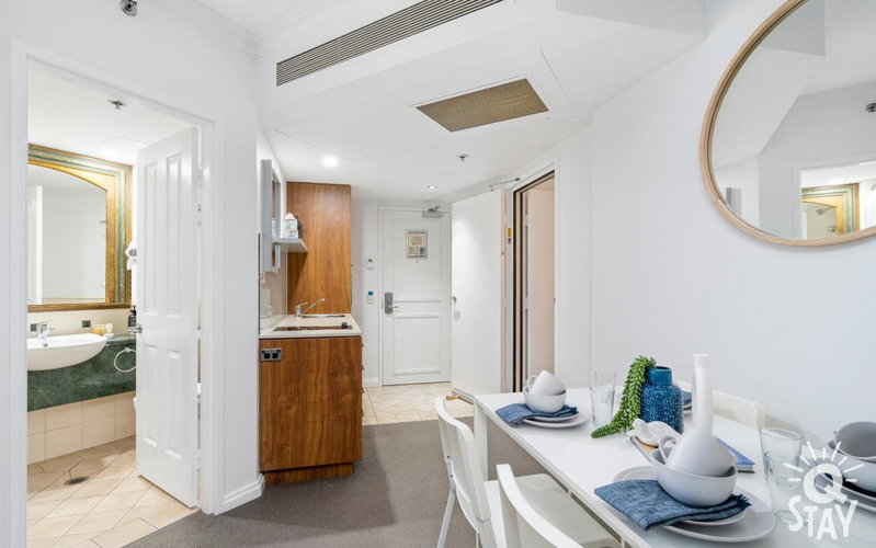 Legends Apartments - QStay, Gold Coast, Australia