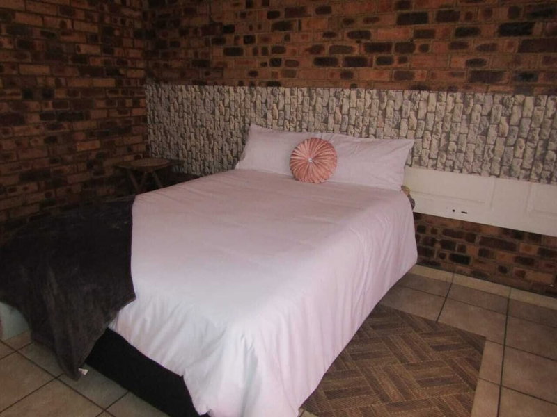 Lily Villa Country Lodge, Emalahleni, South Africa