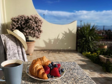 GardenBnB- Maisonette with a Seaview, Artemida, Greece