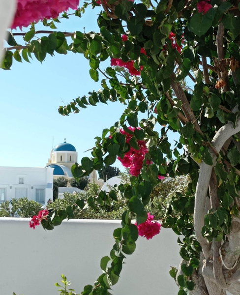 Sensia Luxury Studio with Hot tub, Oia, Greece