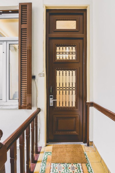 Neoclassical Apartment near Acropolis - LivingStone Crystal, Athens, Greece