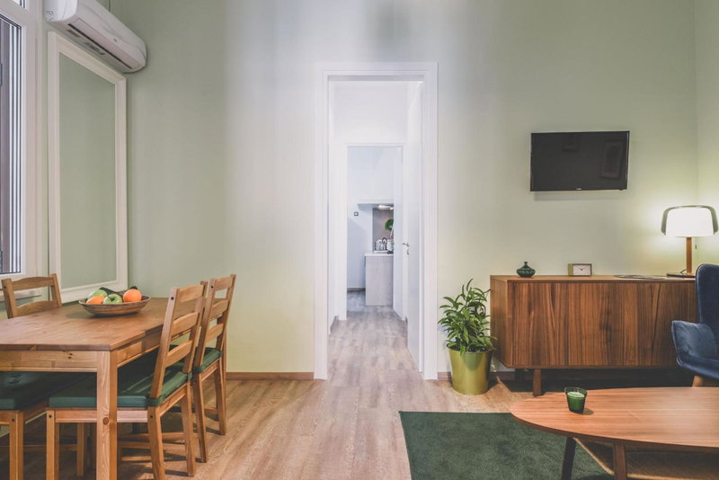 Neoclassical Apartment near Acropolis - LivingStone Crystal, Athens, Greece