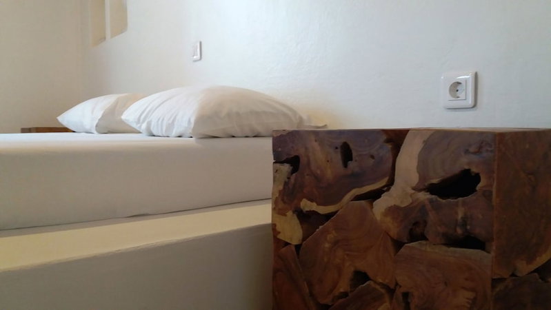 Manos Rooms, Mykonos, Greece