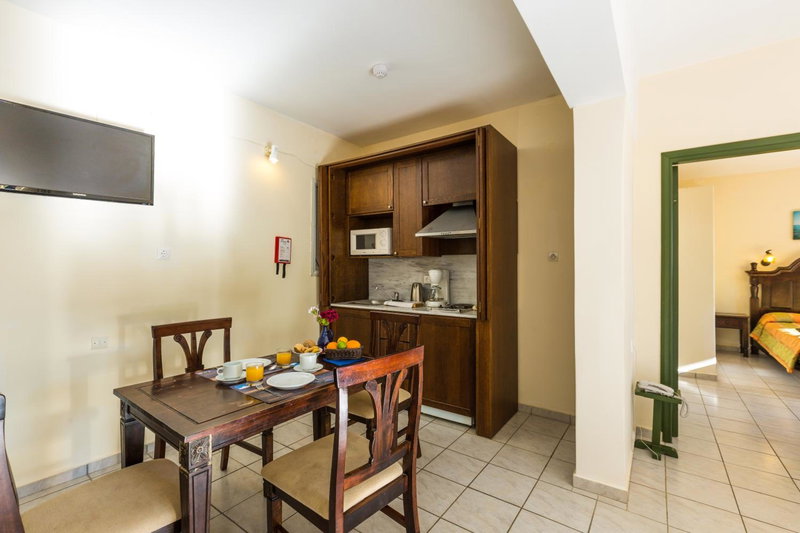 Trefon Hotel Apartments and Family Suites, Platanes, Greece