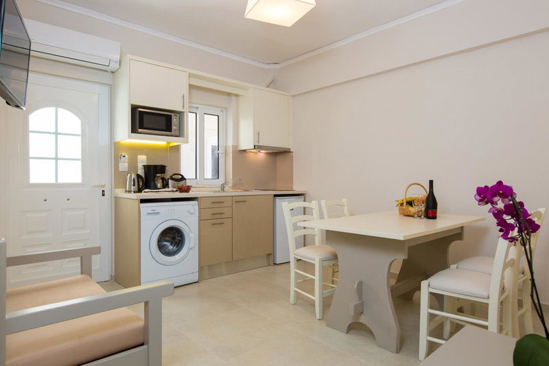 Trefon Hotel Apartments and Family Suites, Platanes, Greece