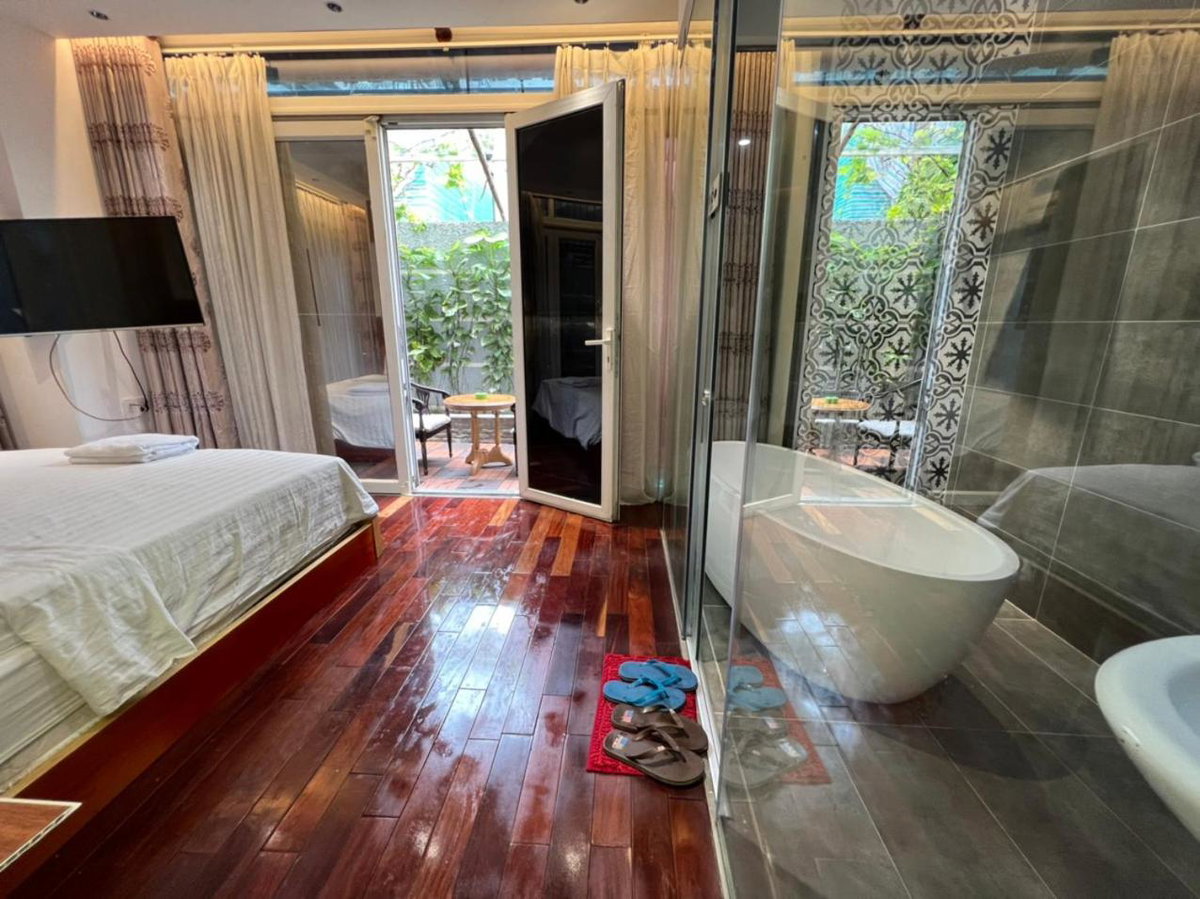 Fun Hotel, Vietnam