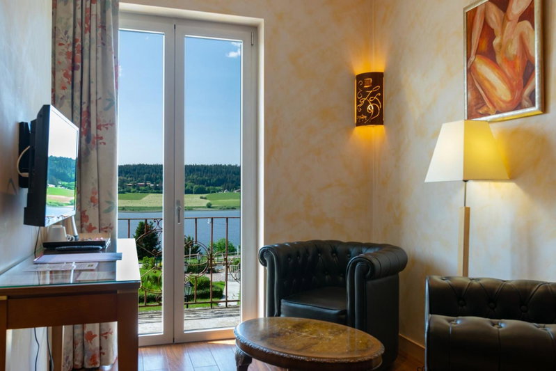 Hôtel-Restaurant Le Lac, Malbuisson, France