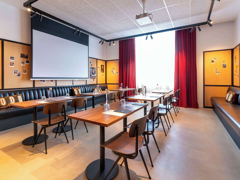 Ibis Styles Paris Villejuif, Villejuif, France