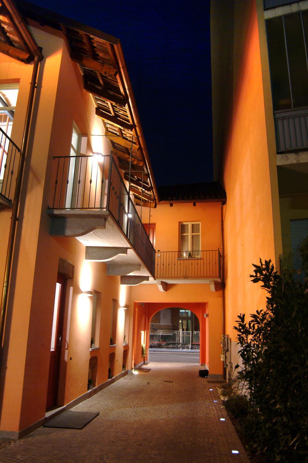 Cortiletto d'Alba camere con ristorante, Italy