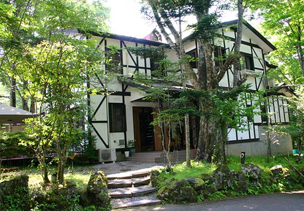 Pension Marie, Japan