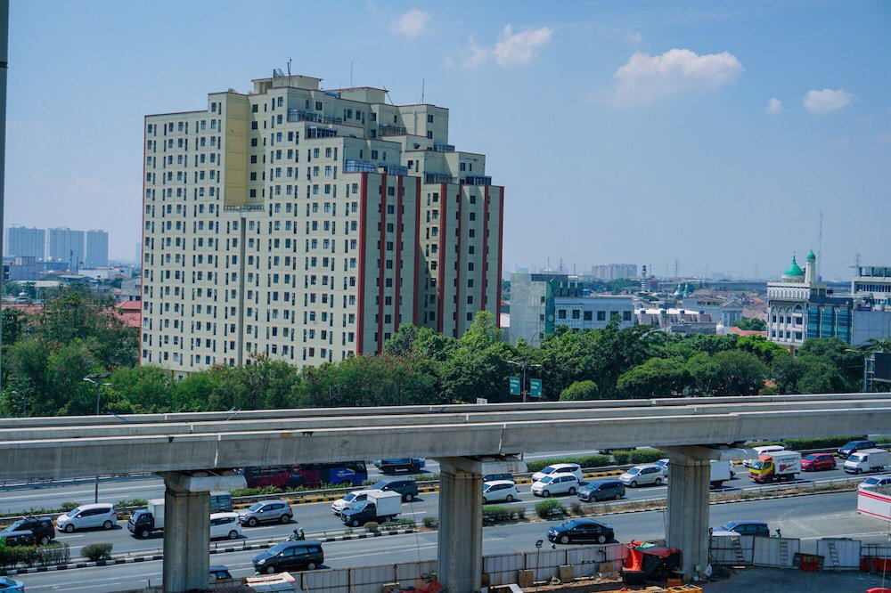 Hotel · Modern Studio At Signature Park Grande Apartment, Jakarta
