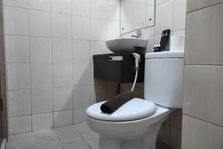 Chic And Cozy Studio At Vida View Apartment, Makassar, Indonesia