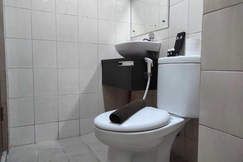 Chic And Cozy Studio At Vida View Apartment, Makassar, Indonesia