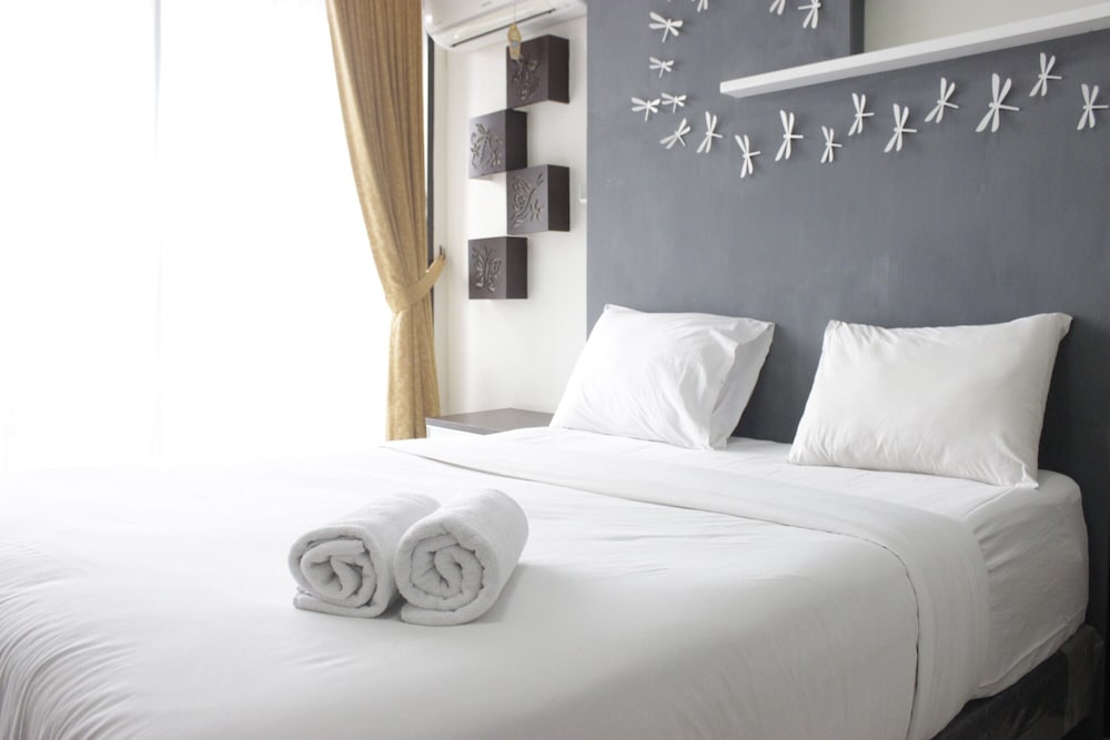 Hotel · Modern & Contemporary Studio At Beverly Dago Apartment Near Itb, Bandung