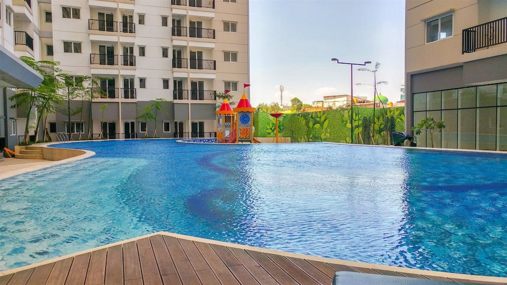 Hotel · Modern And Comfort 2Br Apartment At Signature Park Grande, Jakarta