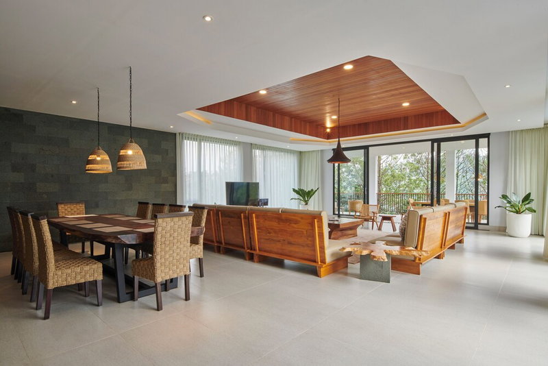 Atsuka Hill View 8BR Vila with Private Heated Pool, Cimenyan, Indonesia